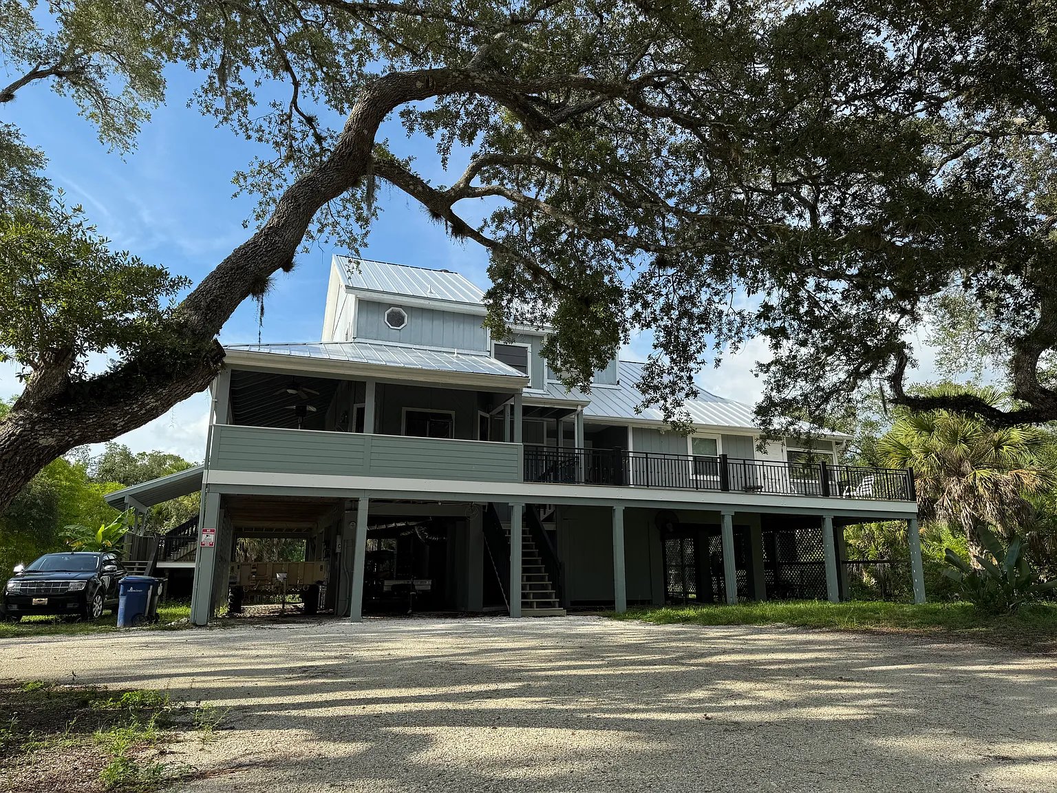 Brentwood Dr, Venice — Photo 1