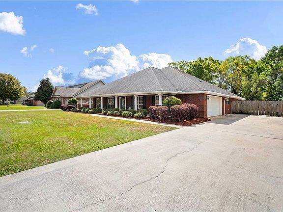 3rd image of 10713 Rigby Dr