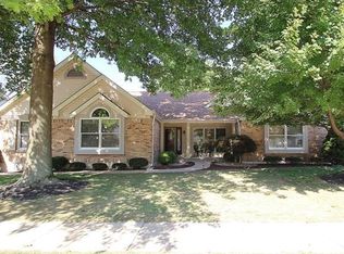 6723 Black Water Dr, Saint Louis, MO 63129