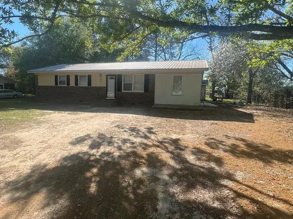 136 Maple St, Omega, GA 31775