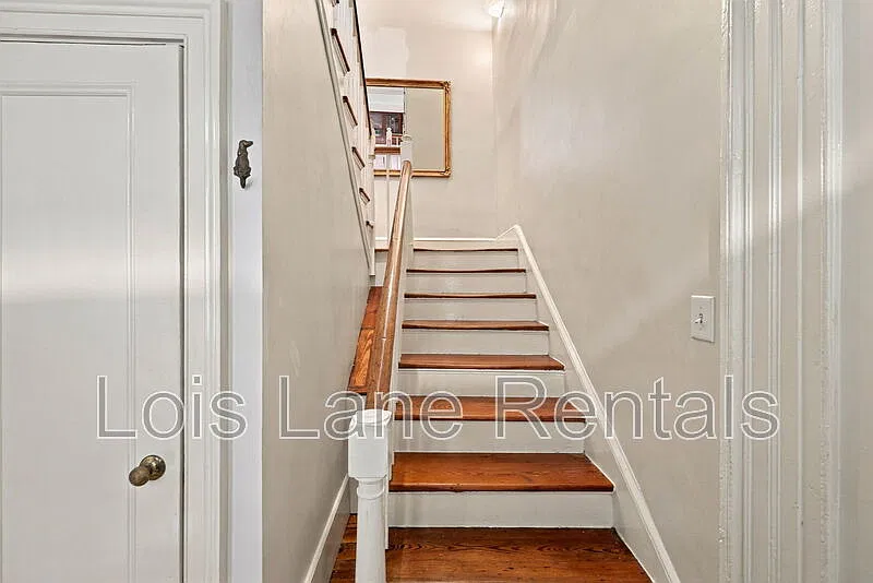 2 bed, 2.5 bath, 1275 sqft, $4,950 — Photo 2