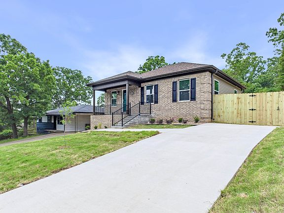 3rd image of 6109 Whitby Ln