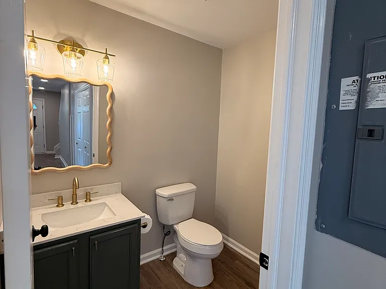 327 W Trinity Ave — Photo 8