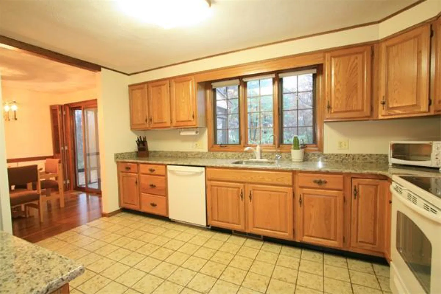4 bed, 3000 sqft, $1,250 — Photo 3