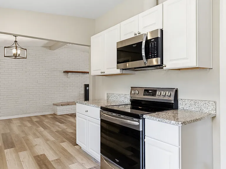 413 Chestnut St — Photo 10