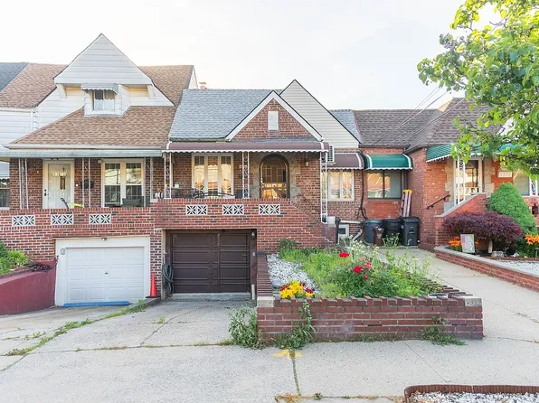 5374 62nd St, Maspeth, NY 11378