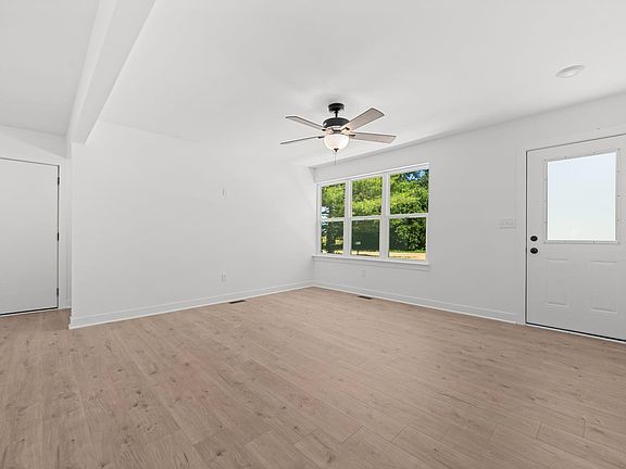 5th image of 3569 W Egan Rd