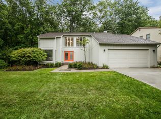 1390 Folkstone Ct, Ann Arbor, MI 48105