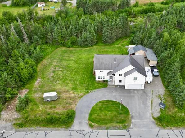 403 Highbush Ln, Kenai, AK 99611