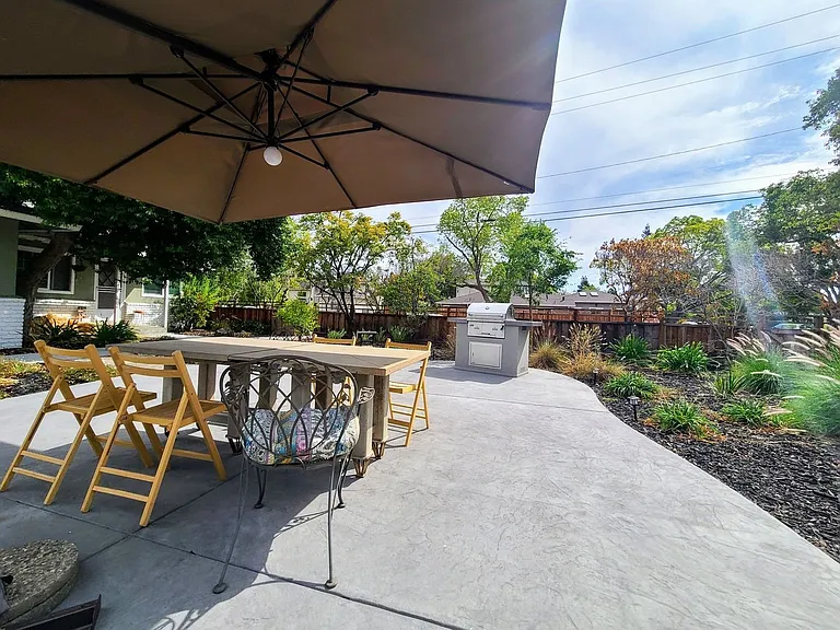 201 Loma Verde Ave #G — Photo 2