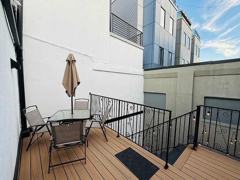 2504 E York St #2 — Photo 31