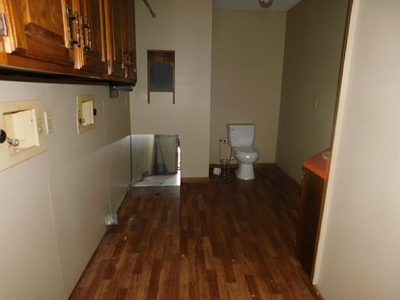 5th image of 404 Gum St