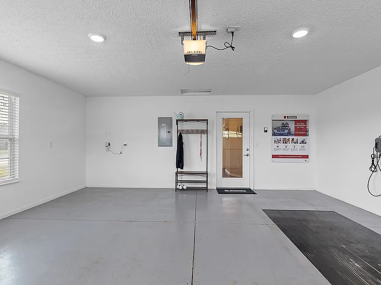 Redwood Perrysburg Woodmont Drive — Photo 25