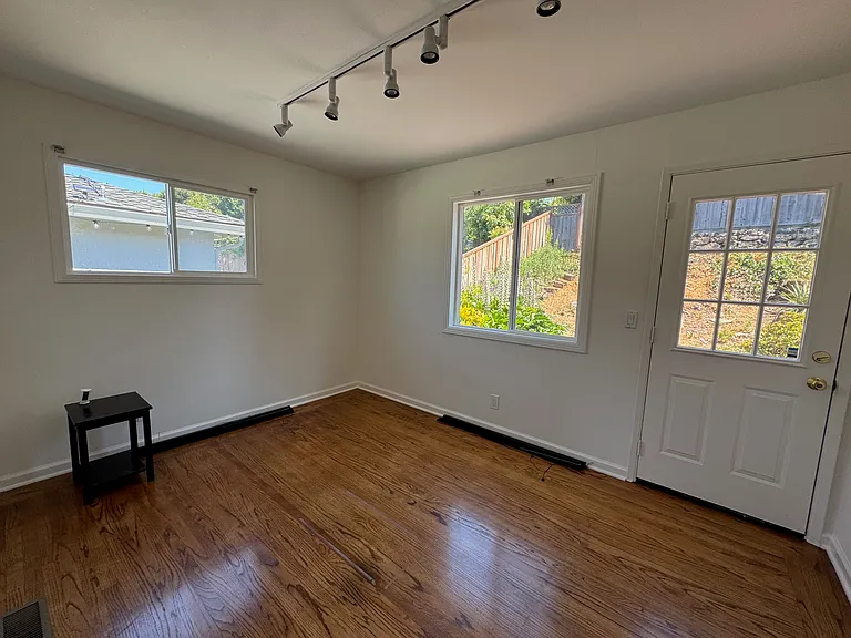 2729 Monserat Ave — Photo 12