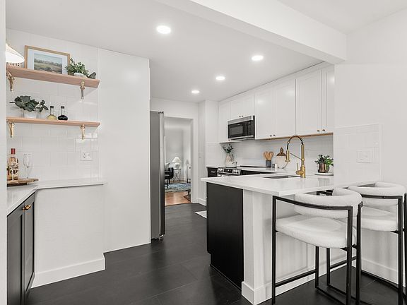 4th image of 3508 W Garland Ave