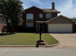 1114 Cherrytree Dr, Arlington, TX 76001