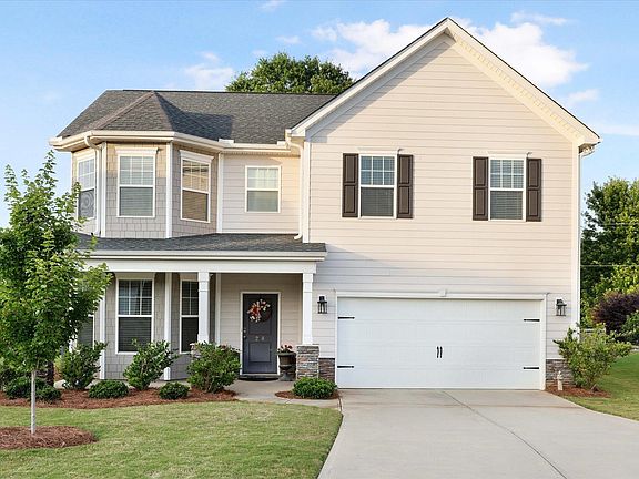 2nd image of 28 Fowler Oaks Ln