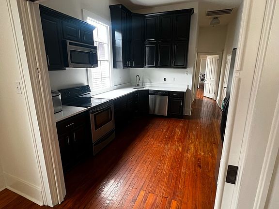 3rd image of 216 S Bernadotte St #216