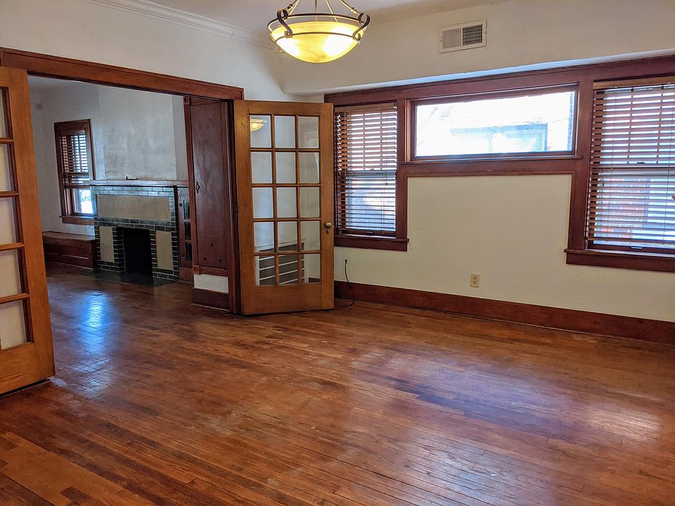 1st image of 708 NE 15th St