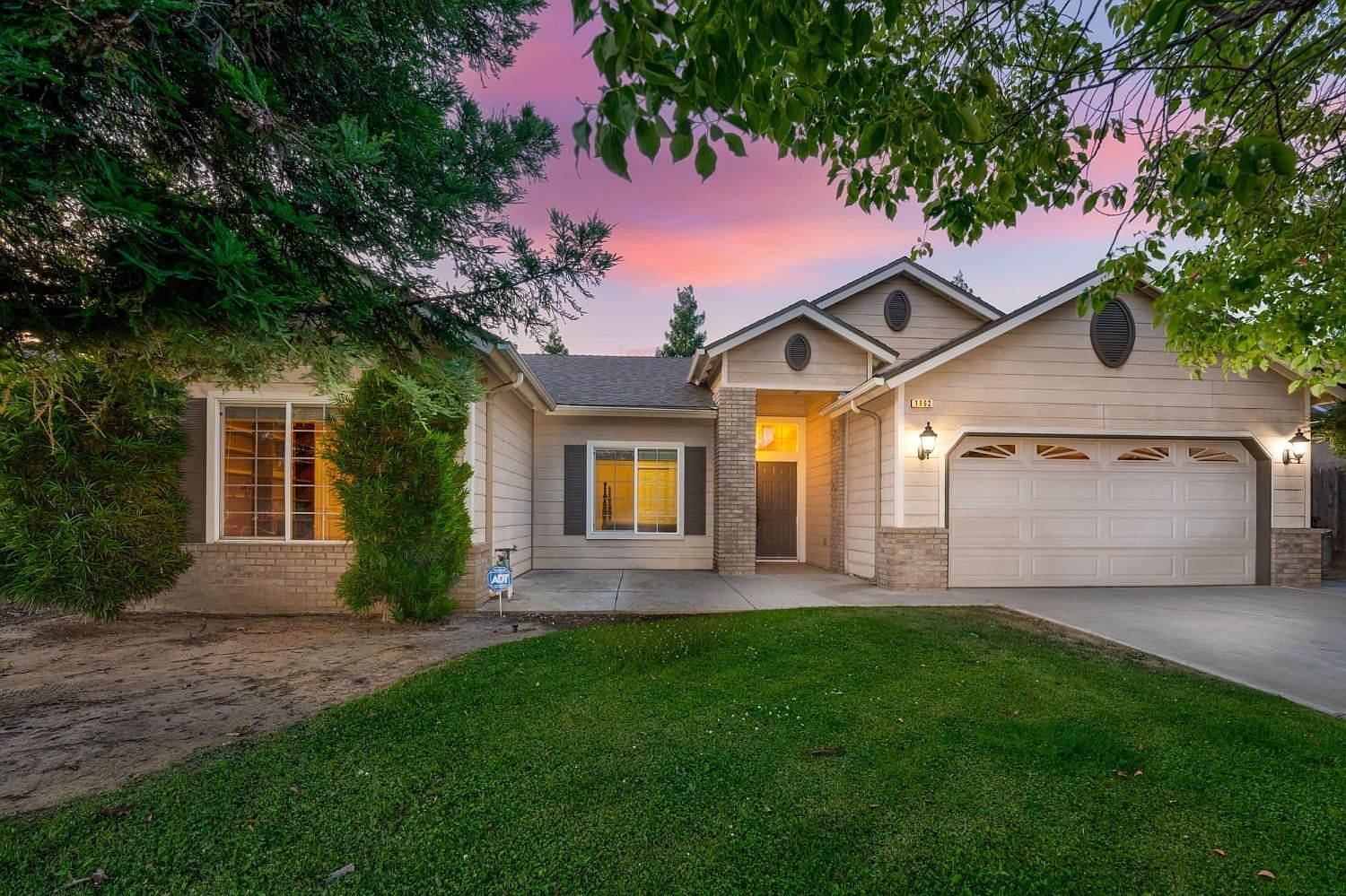 1962 Holt Ave, Sanger, CA 93657 MLS 596510 Zillow