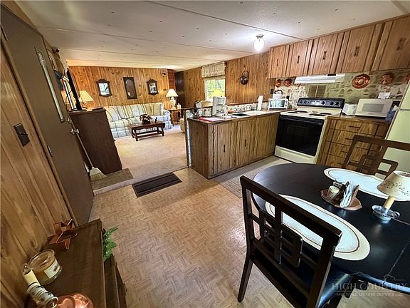 4th image of 221 Fair Park Drive