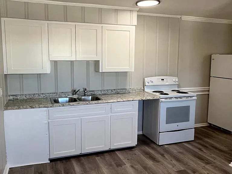 2220 Memorial Pkwy NW #NORTHWESTB8 — Photo 2