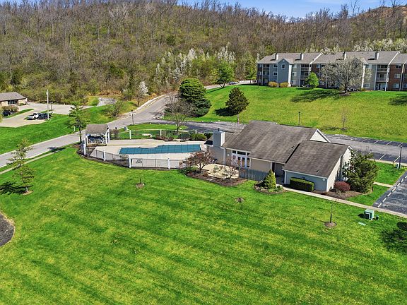 3rd image of 380 Timber Ridge Dr Unit 11