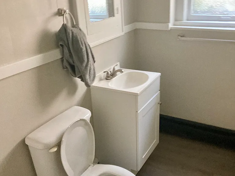 598 Blaine Ave #5 — Photo 6
