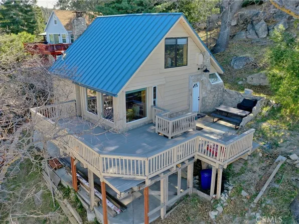 835 Lo Ln, Twin Peaks, CA 92391