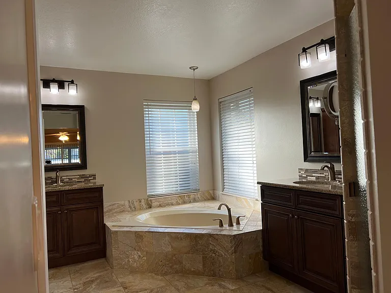 2965 Erskine Dr — Photo 10