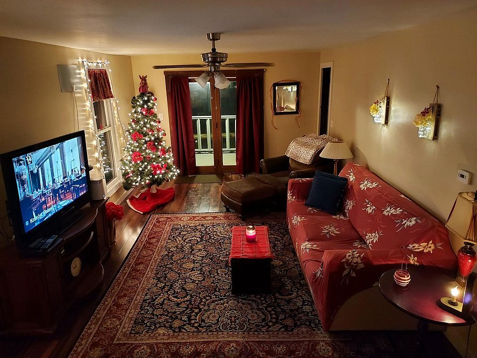 1st image of 45 Carlyle Ave #2