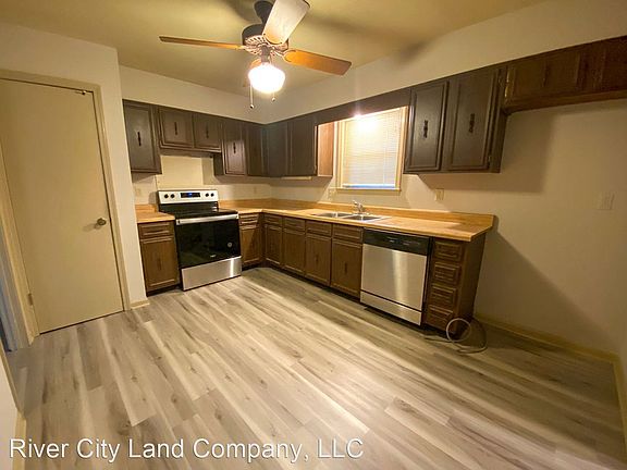 5th image of 3114 Rosebay Ln