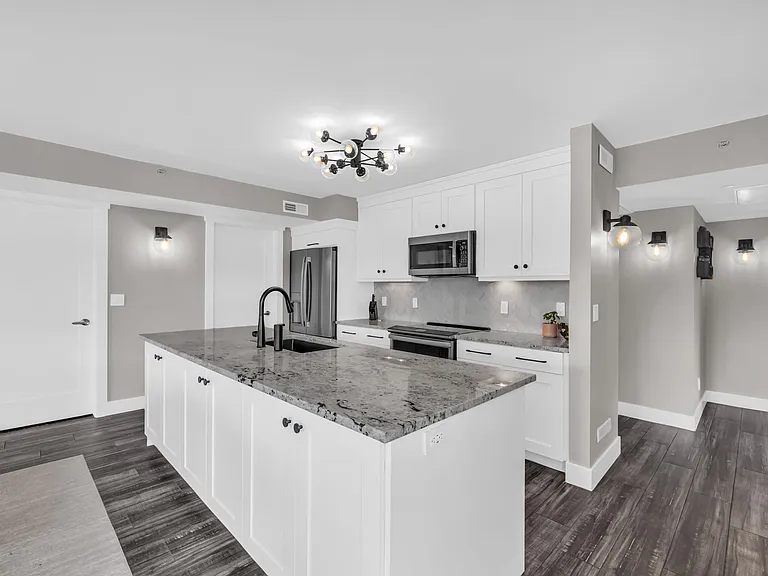 230 E Broadway S #1209 — Photo 8