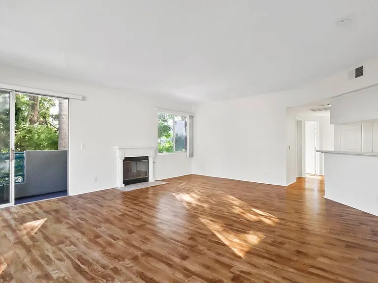 1828 Purdue Ave #201 — Photo 22
