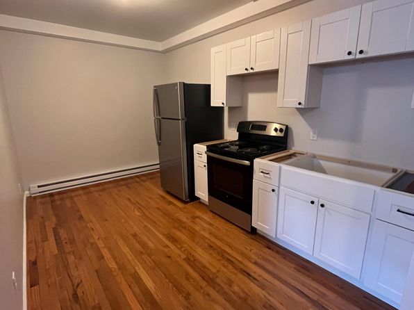 469 6th Ave #4, Troy, NY 12182