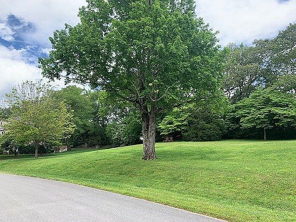 4th image of 101 Evergreen Pl
