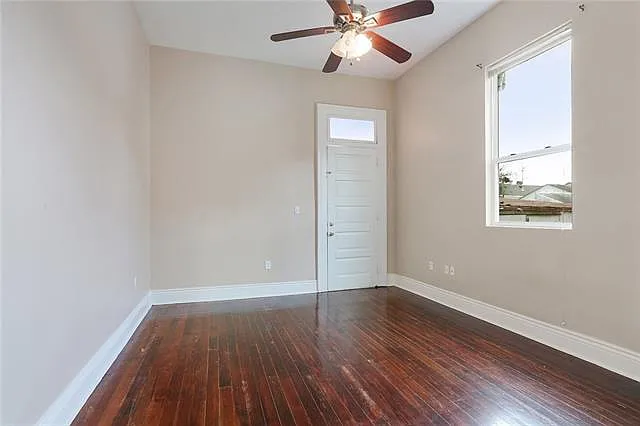 3014 Banks St — Photo 10