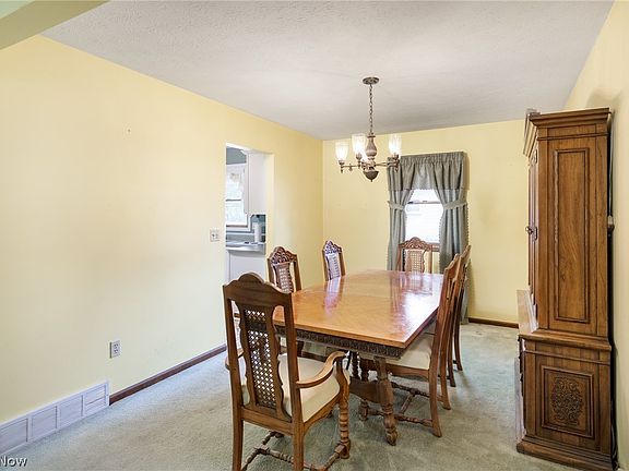 4th image of 6908 Hidden Valley Dr