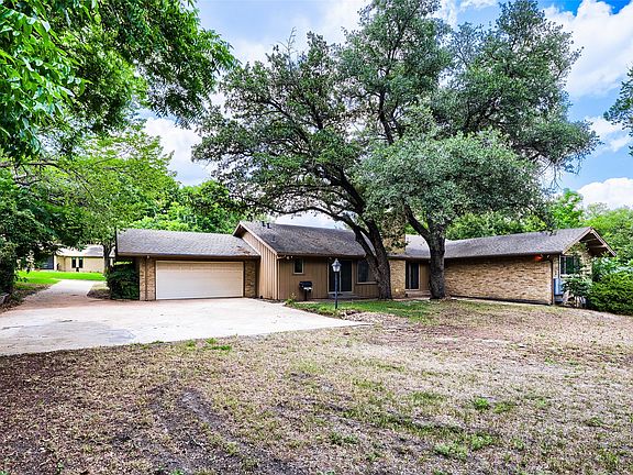 2nd image of 6606 Stonebrook Cir