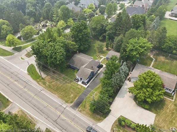 17875 Beck Rd, Northville, MI 48168