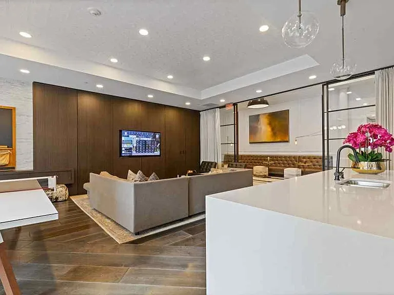 325 E Paces Ferry Rd NE — Photo 29