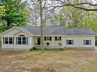 4836 E Higgins Lake Dr, Roscommon, MI 48653