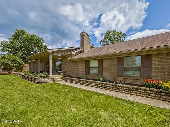 5th image of 128 Erikas Ct