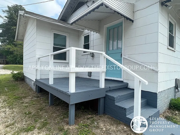 1161 Chestnut St — Photo 17