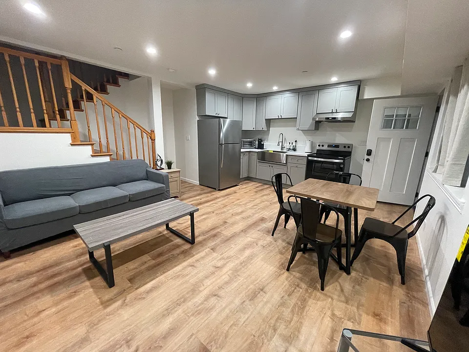 2362 W Las Flores Dr