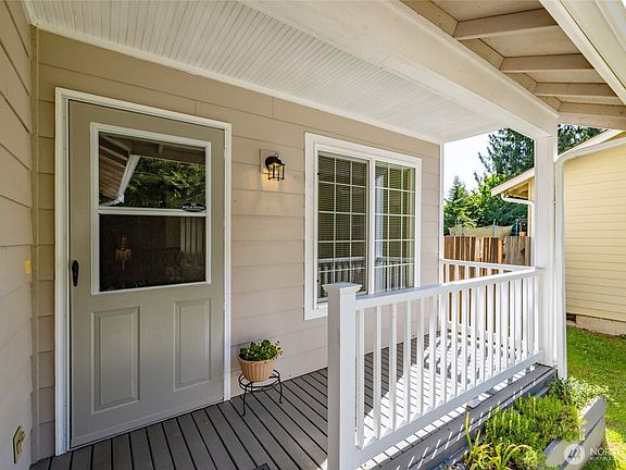 2nd image of 2912 Brook Lane