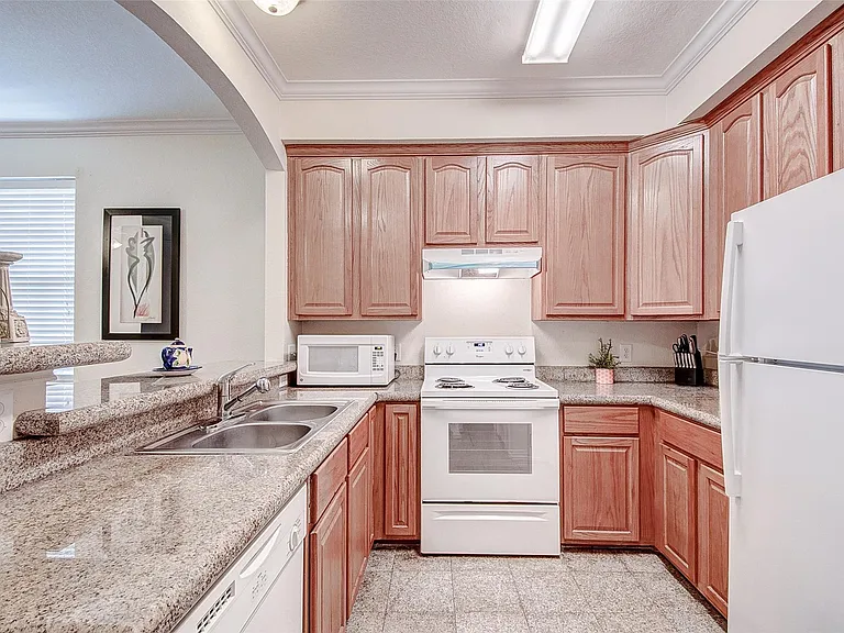 9400 Bellaire Blvd #202 — Photo 13