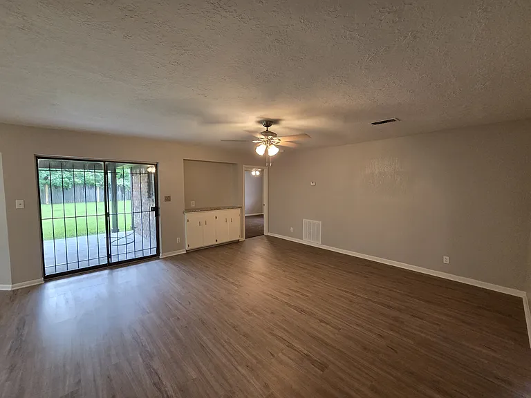 807 Hudler St — Photo 5