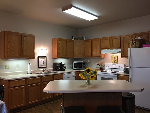 3rd image of 4864 Richmond Dr