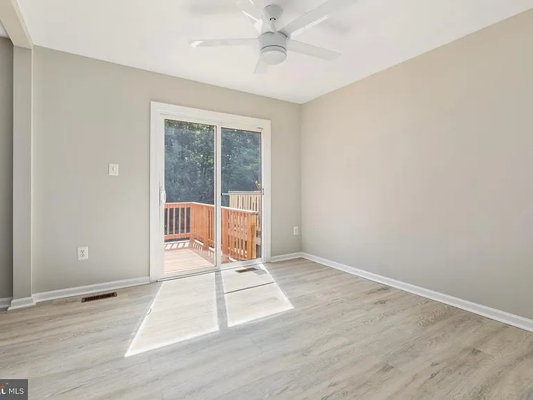 Silver Maple Ct — Photo 4